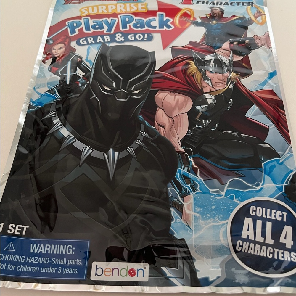 Bendon Marvel Surprise Play Pack Grab & Go - Black and Red
